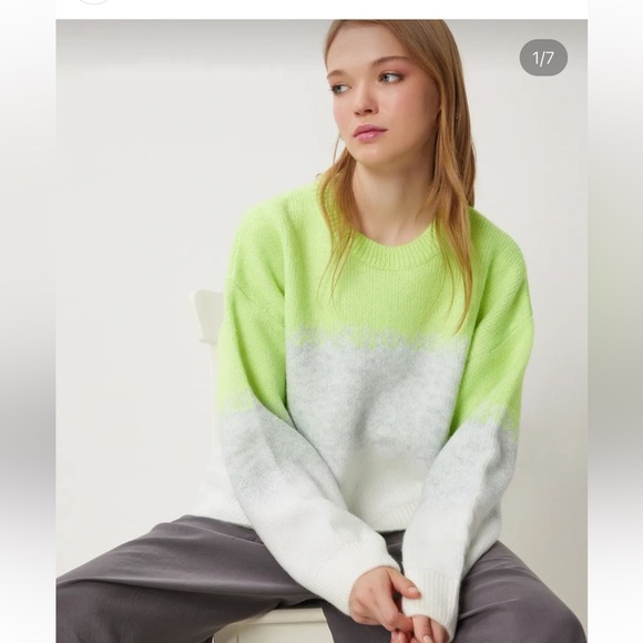 Anthropologie Sweaters - Anthropologie MAEVE Sweater
